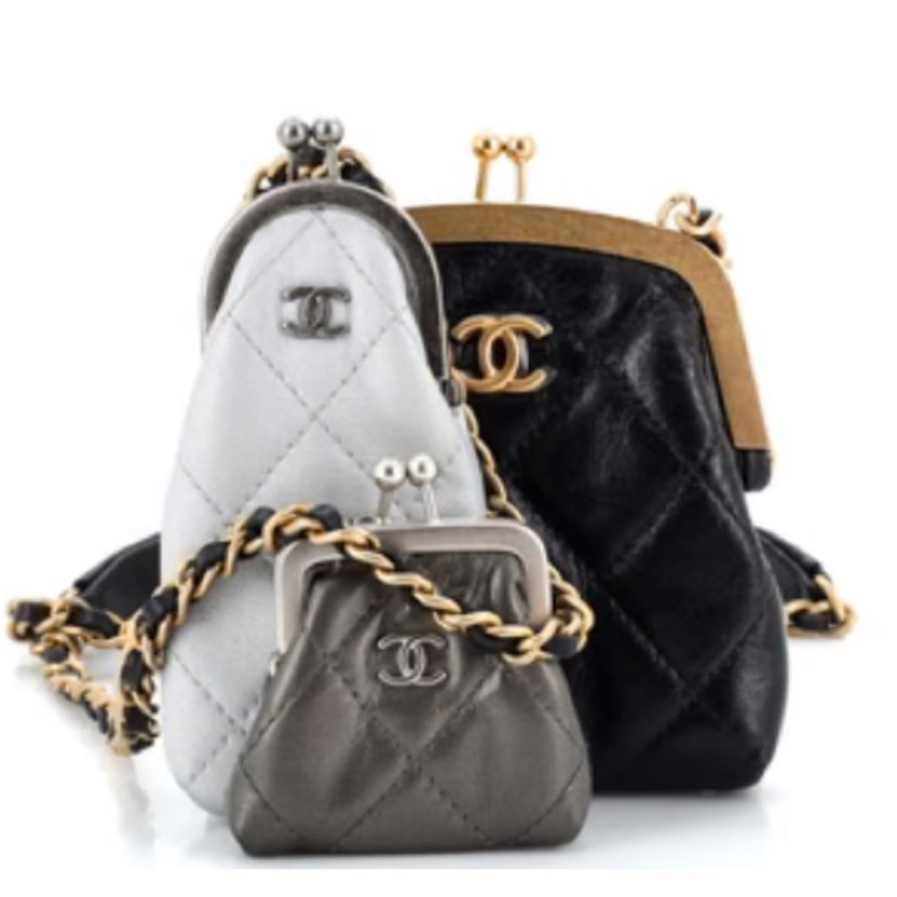 Rare, Unique Brand New Never Used Chanel Bag!!With 3 moveable adjustable purses! - Picture 8 of 12